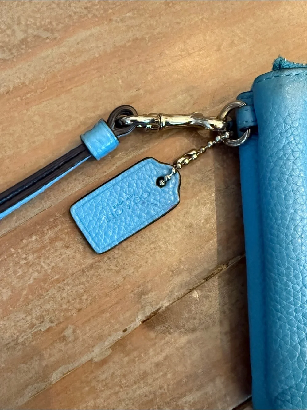 COACH BLUE PEBBLED LEATHER DOUBLE CORNER ZIP ZIPPER WRISTLET CLUTCH WALLET  Used